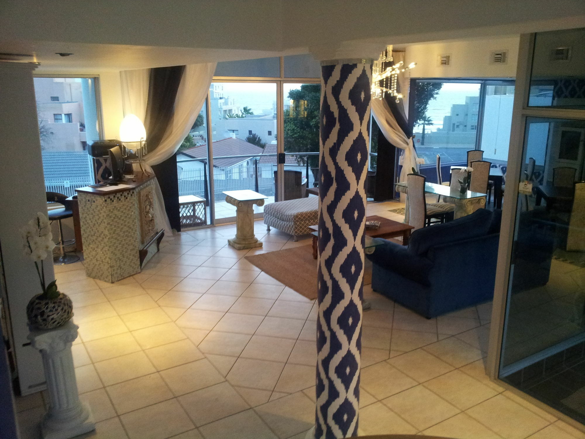 Hotel Bread & Barrel Palazzo Blouberg à Bloubergstrand Extérieur photo