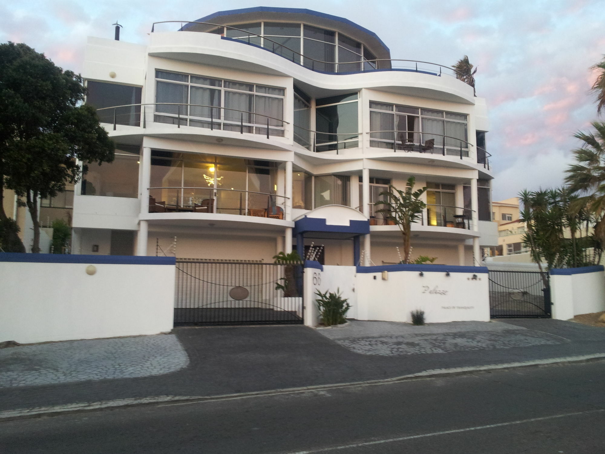 Hotel Bread & Barrel Palazzo Blouberg à Bloubergstrand Extérieur photo